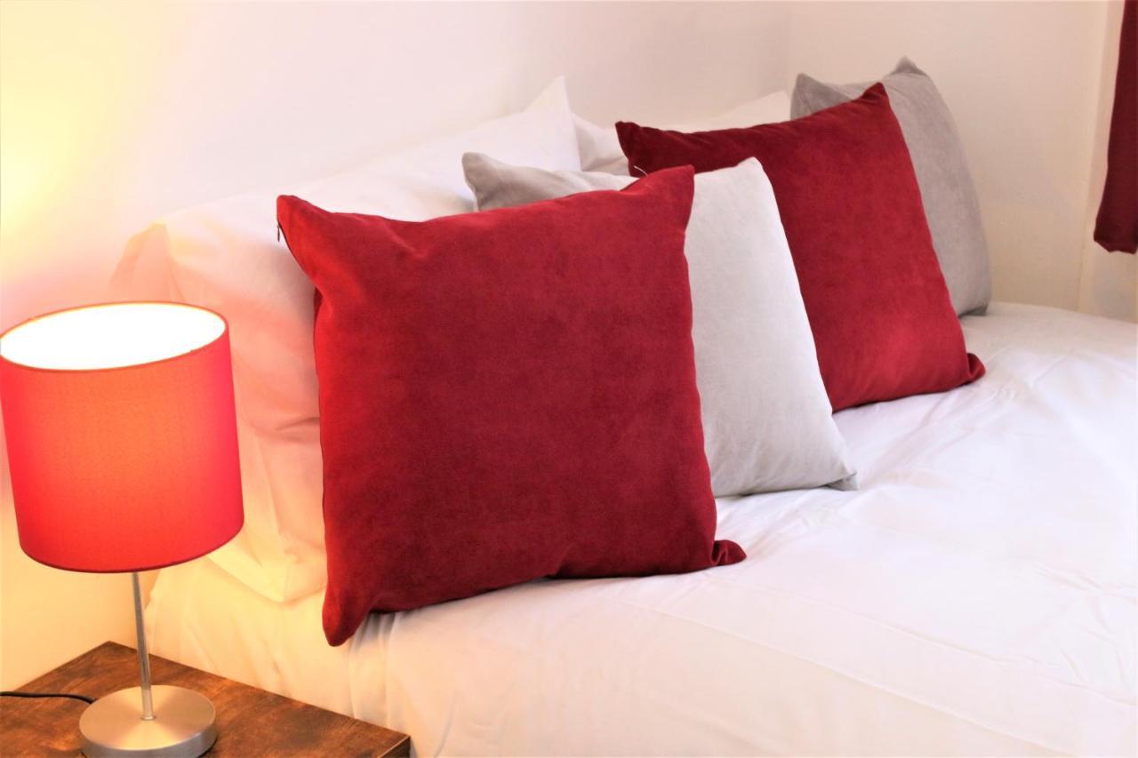 Three Bedroom Townhouse - Free Local Parking - By Property Promise Cardiff Esterno foto
