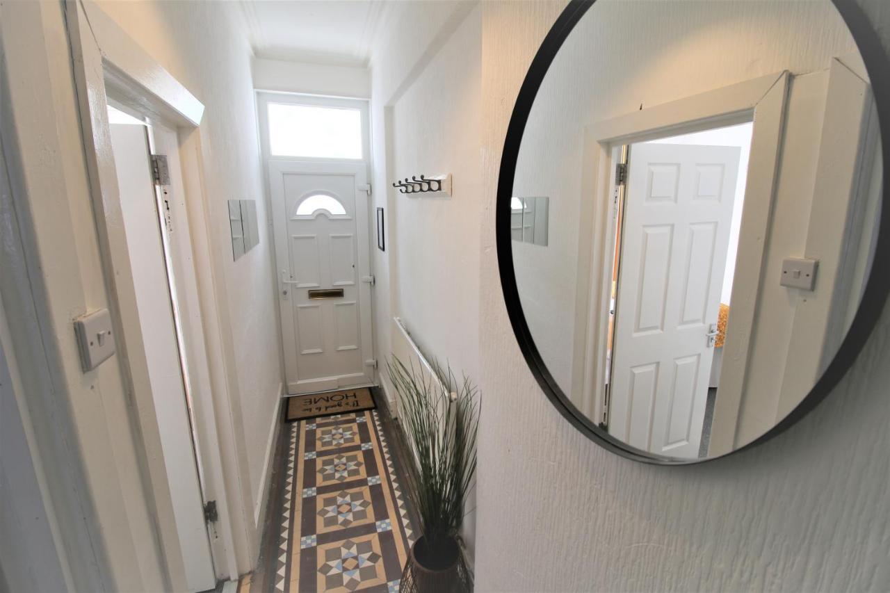 Three Bedroom Townhouse - Free Local Parking - By Property Promise Cardiff Esterno foto